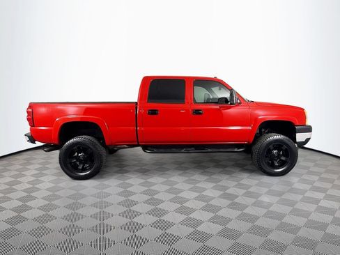 Used 2004 Chevrolet Silverado 2500 LS w/ Skid Plate Package AWD/4WD image 8