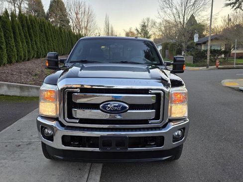 Used 2011 Ford F250 Lariat w/ Lariat Interior Pkg image 2
