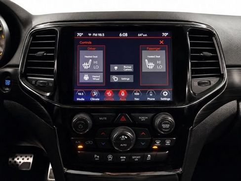 Used 2019 Jeep Grand Cherokee Altitude AWD/4WD image 30