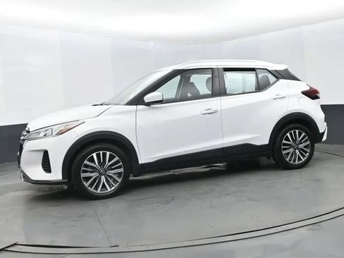 Used 2023 Nissan Kicks SV FWD image 5