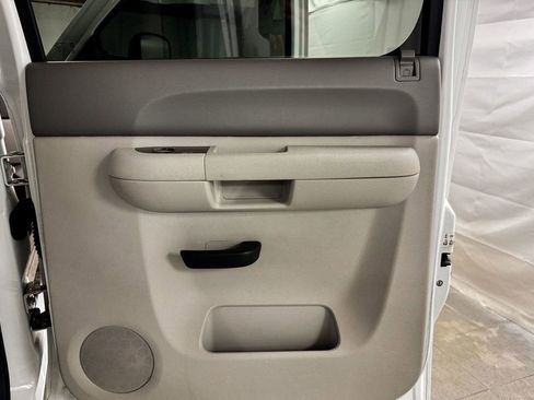 Used 2011 GMC Sierra 3500 SLE w/ SLE Preferred Package image 14