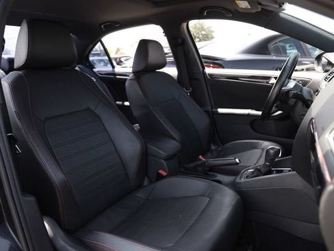 Used 2017 Volkswagen Jetta GLI FWD image 19
