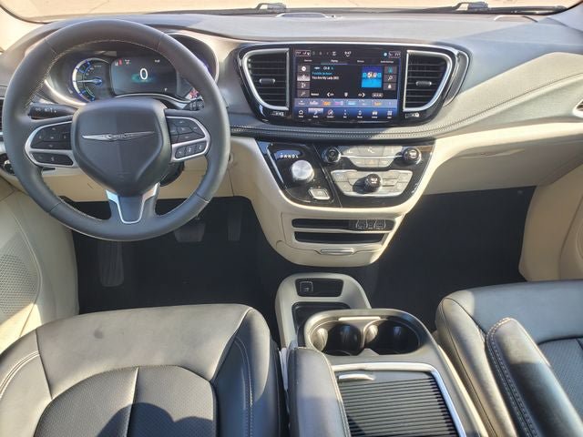 Used 2024 Chrysler Pacifica Limited FWD image 24