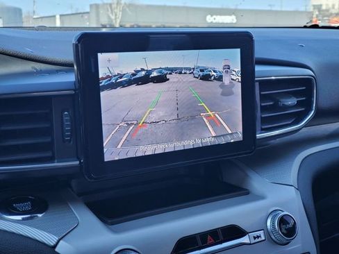 Used 2023 Ford Explorer XLT w/ Equipment Group 202A AWD/4WD image 20