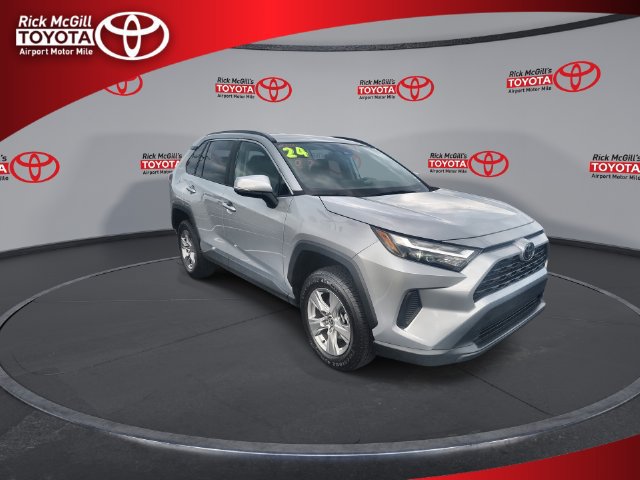Used 2024 Toyota RAV4 XLE FWD image 2