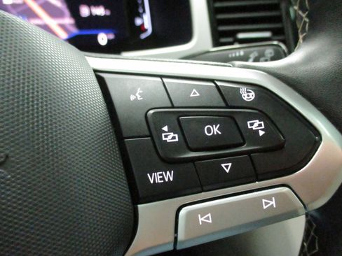 Used 2021 Volkswagen Atlas SEL Premium image 28