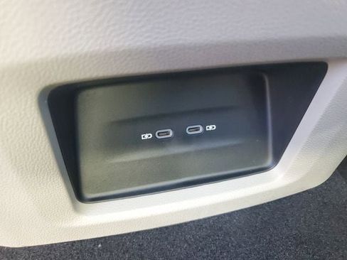 New 2026 Volkswagen Atlas SE FWD image 11