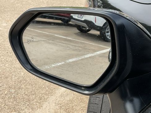 Used 2025 Toyota Camry SE image 11