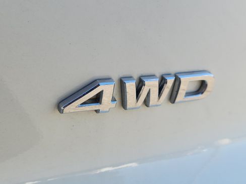 Used 2025 Nissan Pathfinder SV AWD/4WD image 6