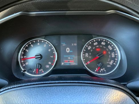 Used 2021 Toyota RAV4 LE image 12