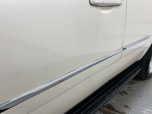 Used 2012 GMC Yukon SLT w/ SLT-2 Equipment Package image 29