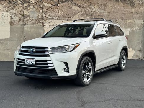 Used 2019 Toyota Highlander Limited FWD image 8