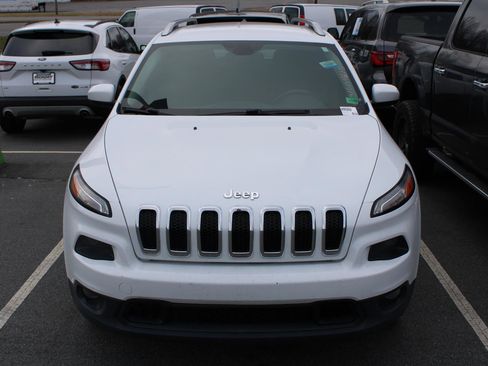 Used 2015 Jeep Cherokee Latitude w/ Comfort/Convenience Group image 2