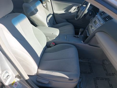 Used 2011 Toyota Camry BASE image 10