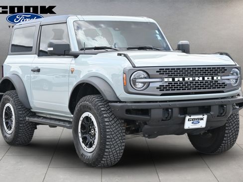Used 2023 Ford Bronco Badlands AWD/4WD image 2