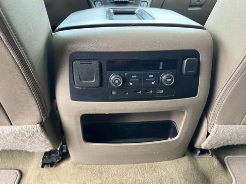 Used 2018 Chevrolet Suburban LT w/ LT Signature Package image 21