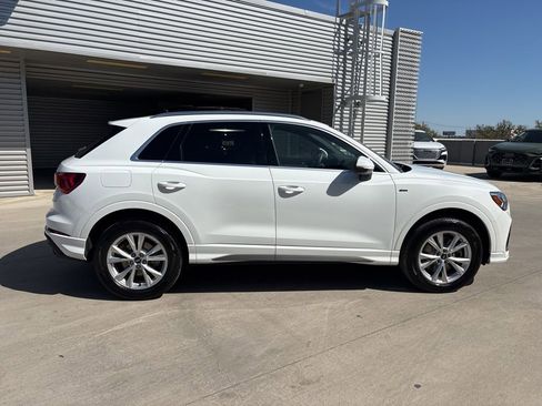 Used 2025 Audi Q3 2.0T Premium w/ Convenience Package image 4