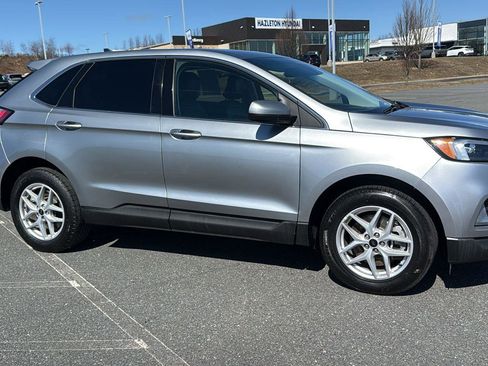 Used 2024 Ford Edge SEL image 3