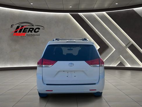 Used 2011 Toyota Sienna XLE w/ XLE Navigation Pkg FWD image 54
