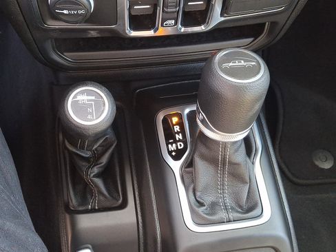 Used 2025 Jeep Gladiator Sport AWD/4WD image 14