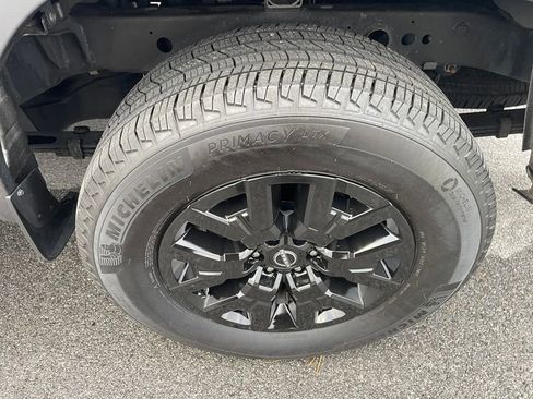 Used 2023 Nissan Frontier SV image 13