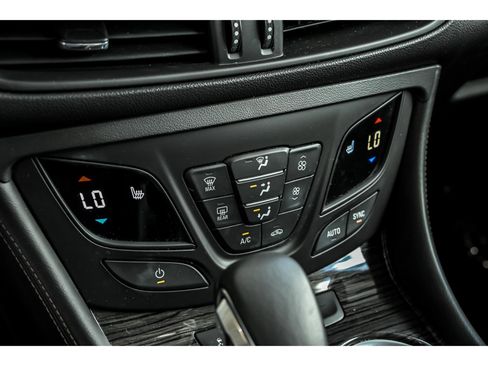 Used 2017 Buick Envision Essence FWD image 21