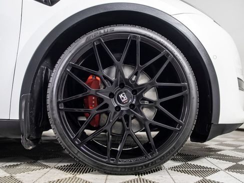 Used 2022 Tesla Model Y Performance AWD/4WD image 34