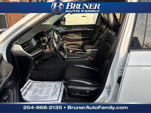 Used 2022 Jeep Grand Cherokee Limited image 12