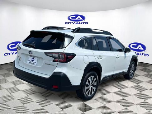 Used 2023 Subaru Outback Premium image 3