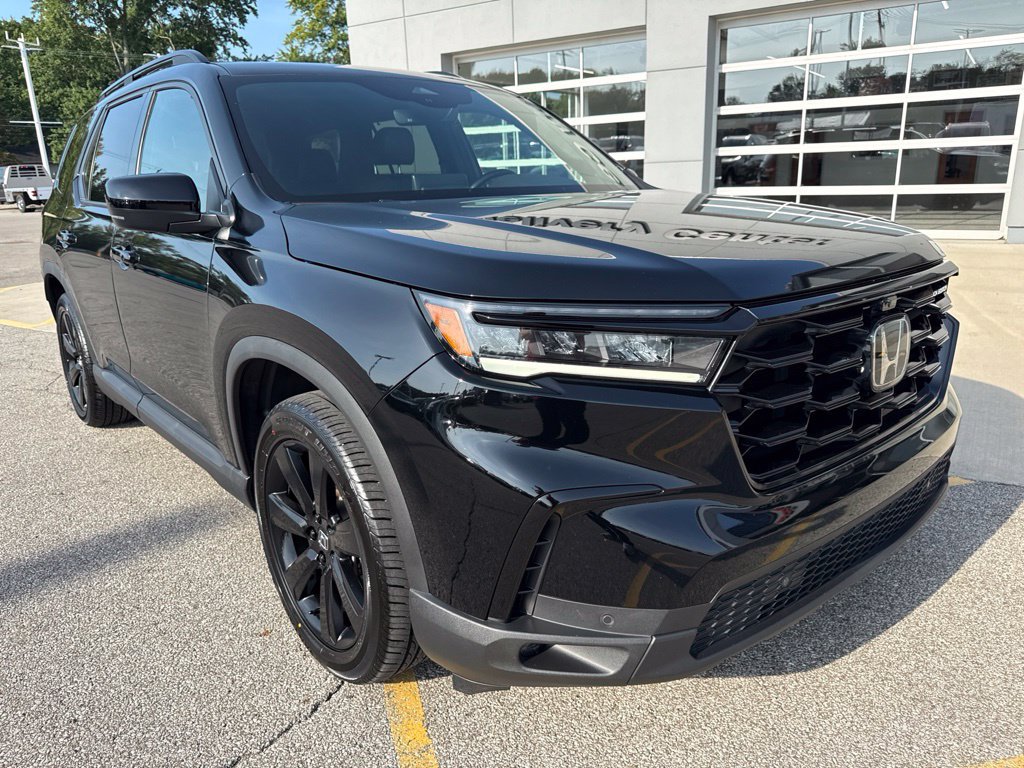 Used 2025 Honda Pilot Black Edition image 11