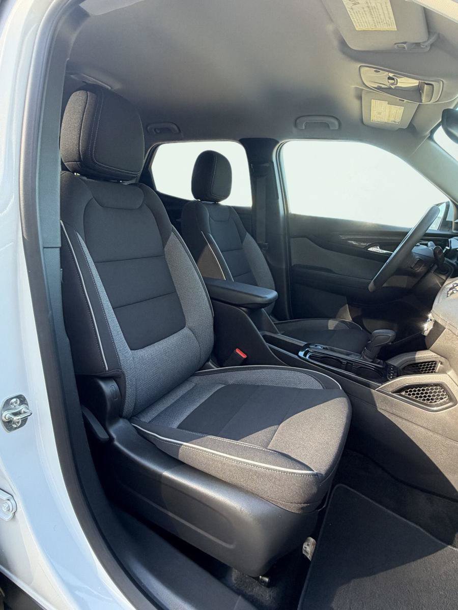 Used 2025 Chevrolet TrailBlazer LT AWD/4WD image 21