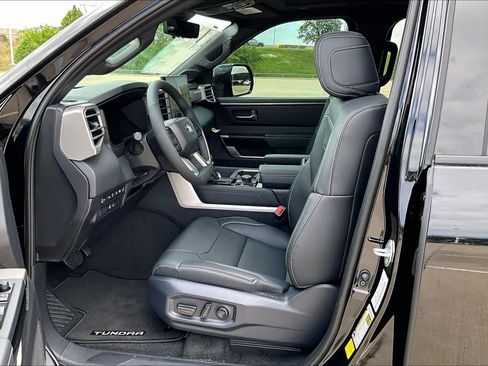 New 2026 Toyota Tundra Limited AWD/4WD image 9