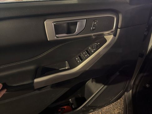 Used 2024 Ford Explorer XLT w/ Equipment Group 202A image 16