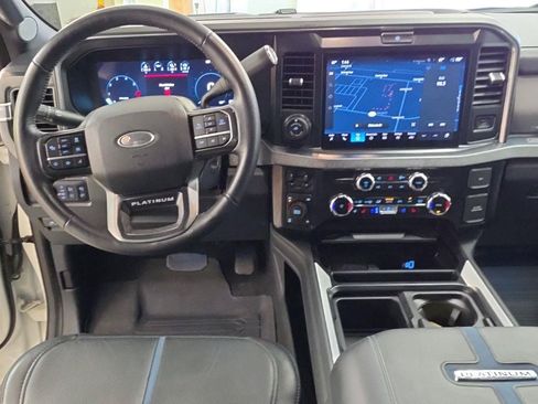 Used 2025 Ford F350 Platinum AWD/4WD image 2