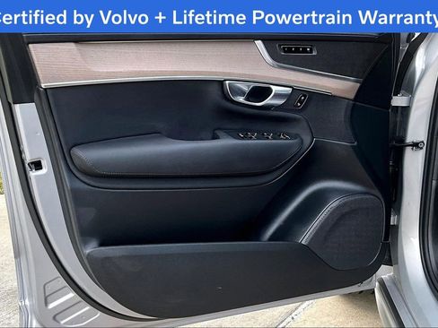Certified 2025 Volvo XC90 B6 Plus image 23