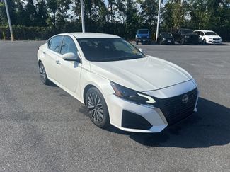 Used 2023 Nissan Altima 2.5 SV image 1