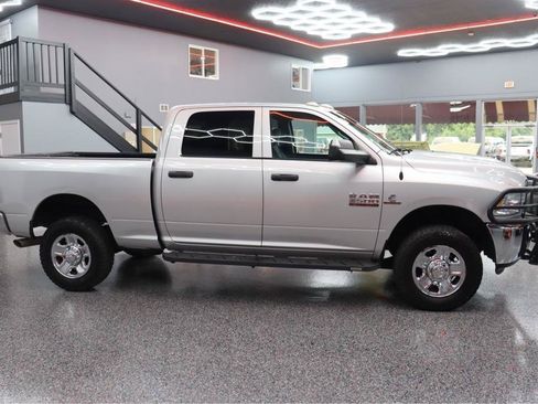 Used 2016 RAM 2500 Tradesman w/ Chrome Appearance Group AWD/4WD image 6