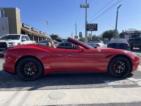 Used 2017 Ferrari California T image 7
