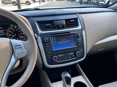 Used 2016 Nissan Altima 2.5 SL w/ 2.5 Technology w/LED Package image 7