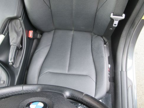 Used 2016 BMW 320i Sedan image 9