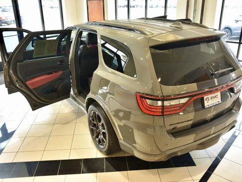 Used 2022 Dodge Durango R/T w/ Tow 'N Go Package AWD/4WD image 8