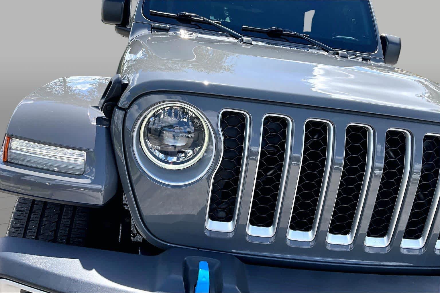 Used 2023 Jeep Wrangler Unlimited Sahara w/ Cold Weather Group AWD/4WD image 27