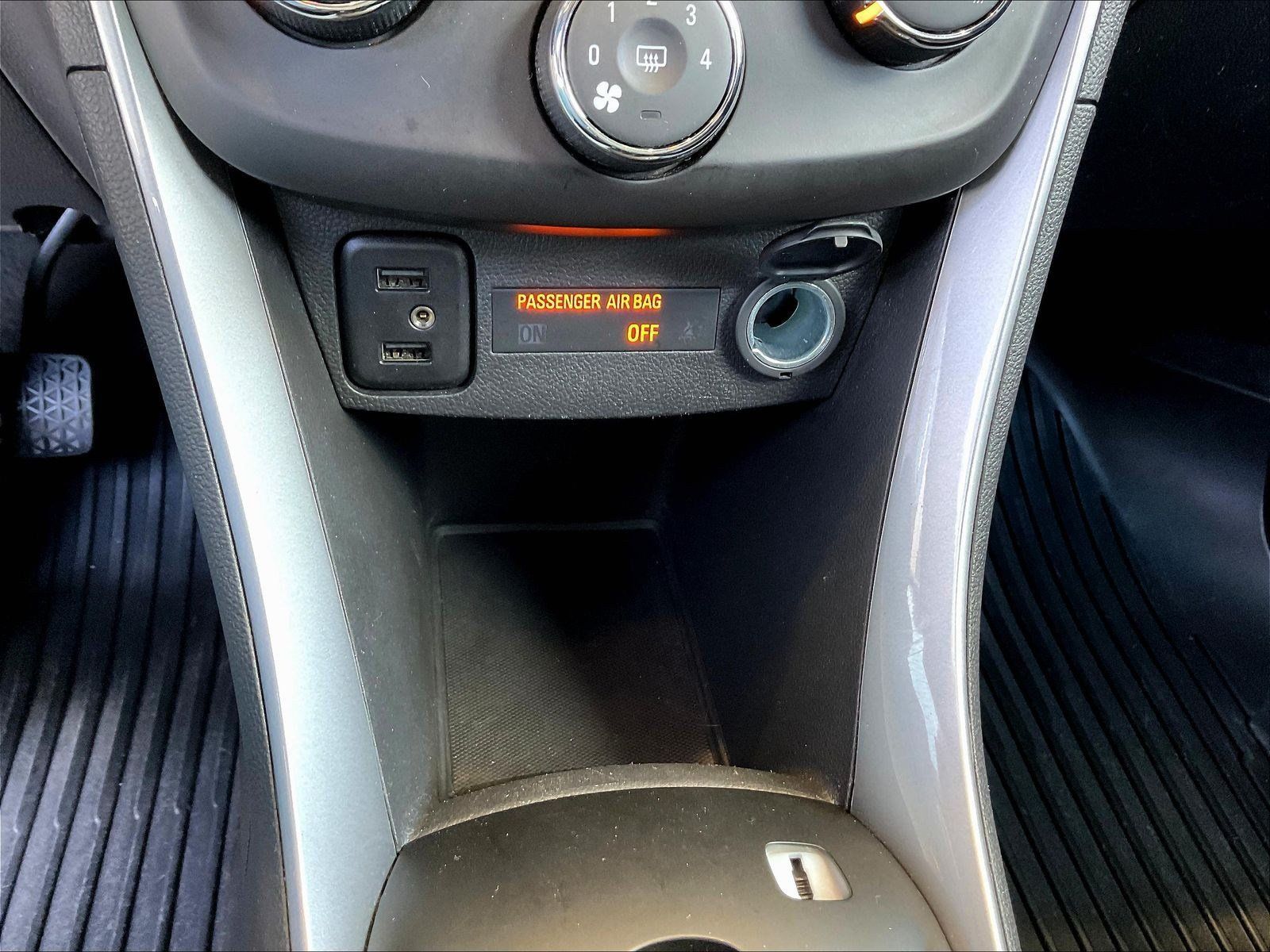 Used 2020 Chevrolet Trax LT w/ LT Convenience Package FWD image 15