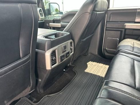 Used 2019 Ford F150 Lariat w/ Equipment Group 502A Luxury AWD/4WD image 19