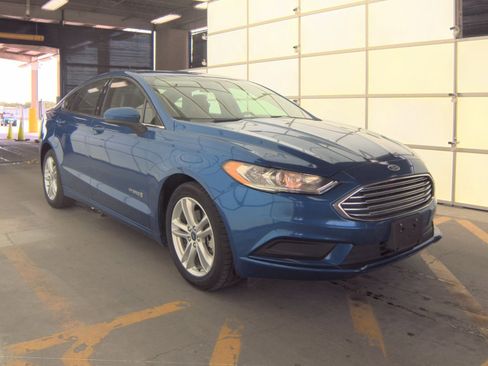 Used 2018 Ford Fusion S FWD image 4