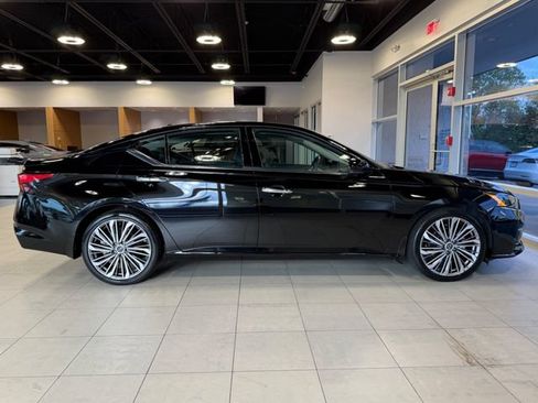 Used 2023 Nissan Altima 2.5 SL FWD image 15