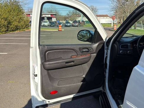 Used 2007 Chevrolet Tahoe LTZ w/ LTZ Preferred Equipment Group image 21