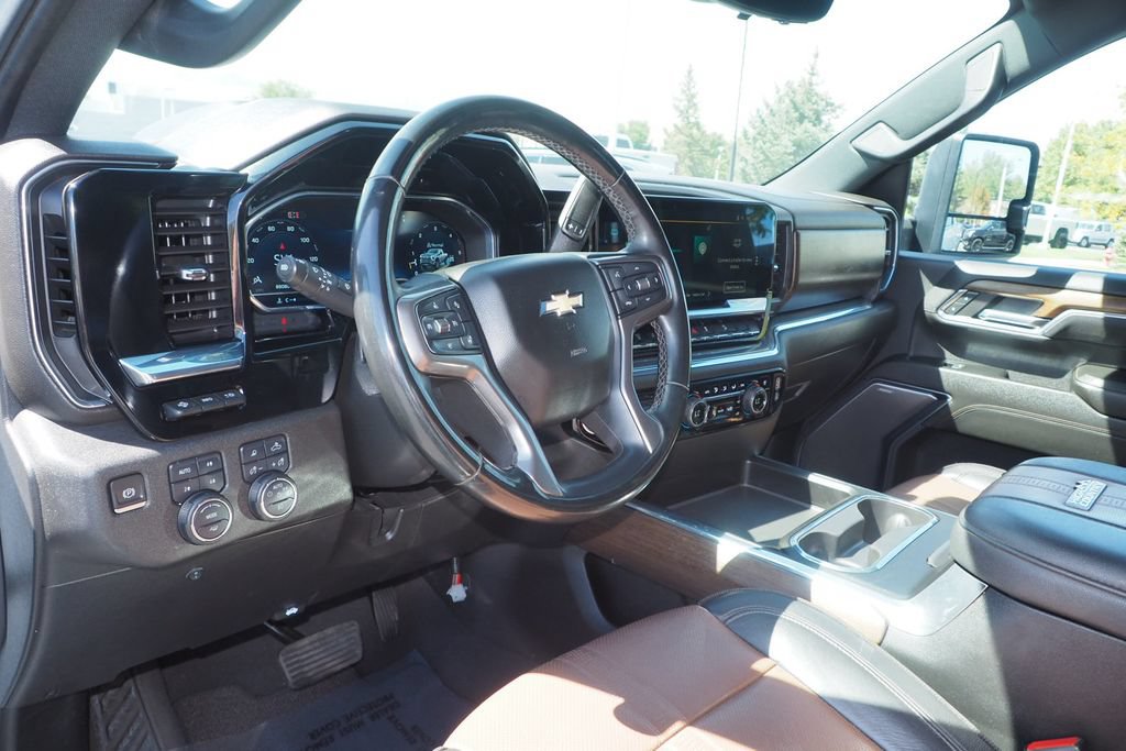 Used 2024 Chevrolet Silverado 3500 High Country w/ High Country Premium Package AWD/4WD image 12