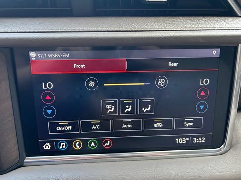 Used 2021 GMC Yukon XL Denali w/ Denali Premium Package AWD/4WD image 33