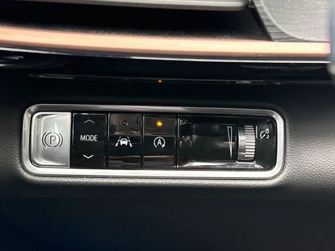 Used 2025 Buick Envision Sport Touring image 32